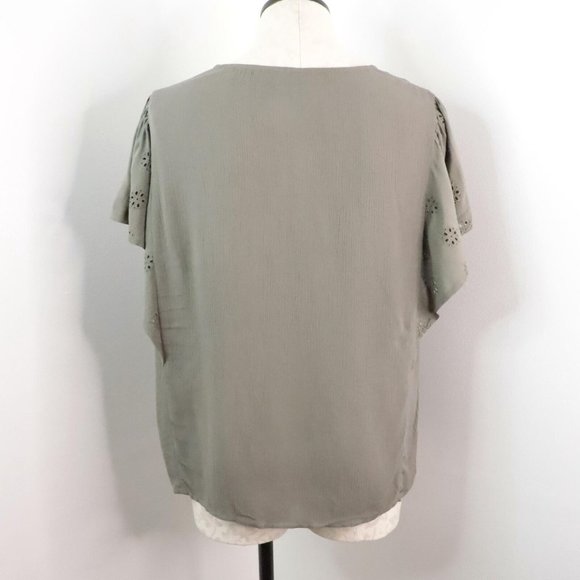 Maurices Women's L Green Eyelet Rayon Crinkle Flutter Sleeve Buttoned Blouse Top - Picture 6 of 8